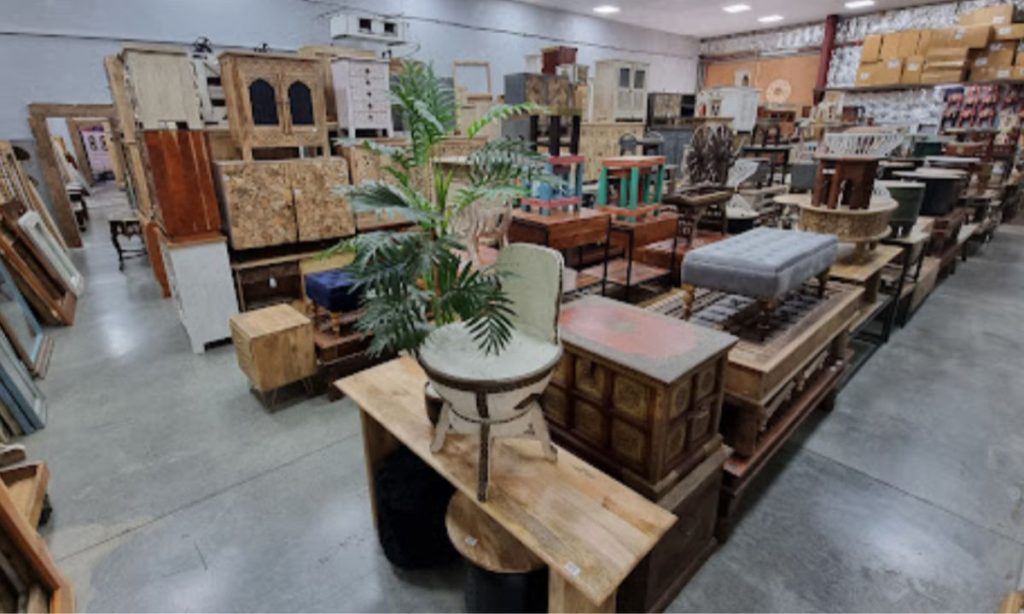 Art and Craft Furniture - One of the best furniture stores in Dubai