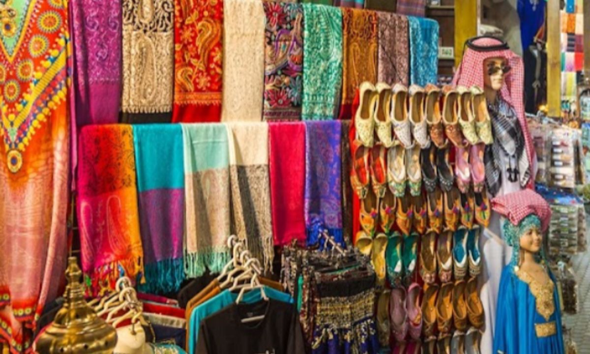 Textile wholesale market Bur Dubai - One of the best fabric stores in Dubai